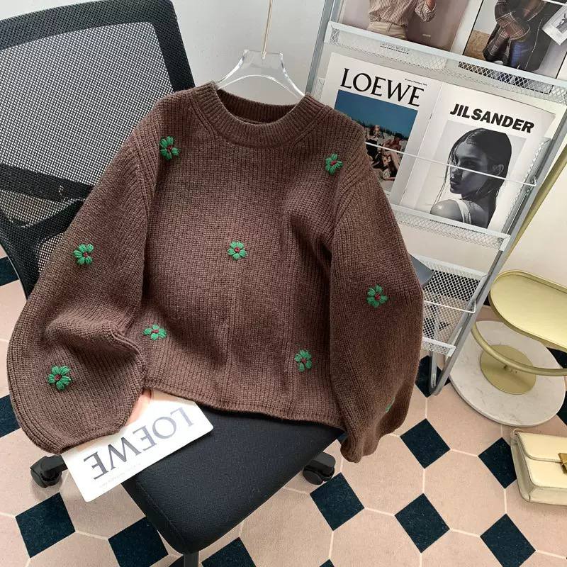 Women's Floral Embroidered Chunky Knit Sweater