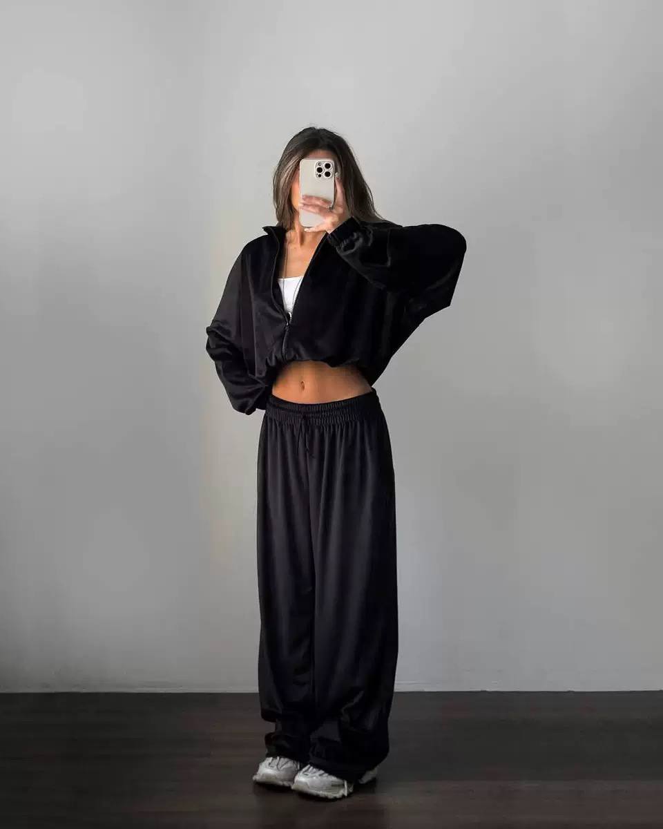 Velvet Tracksuit Set – Zip-Up Hoodie Jacket & Wide-Leg Jogger Pants, Relaxed Fit
