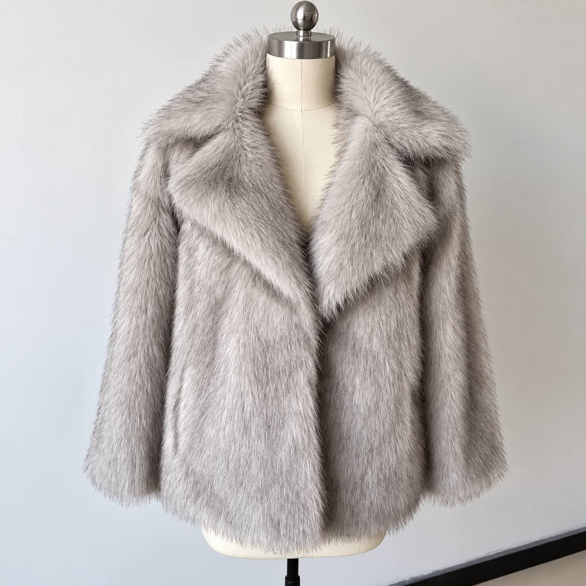 Women's Oversized Wide-Lapel Plush Coat
