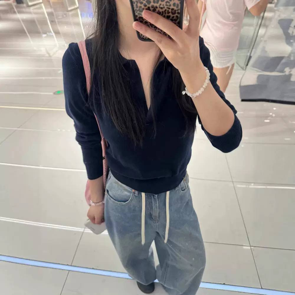 Women's Fitted Open-Collar Knit Jumper