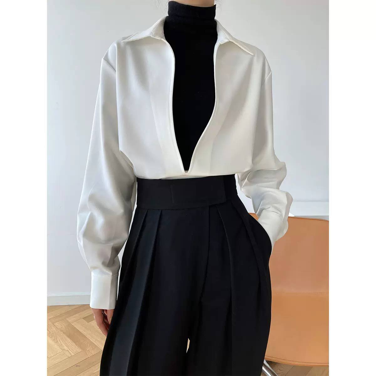 Women's Relaxed Deep V-Neck Collared Blouse – White