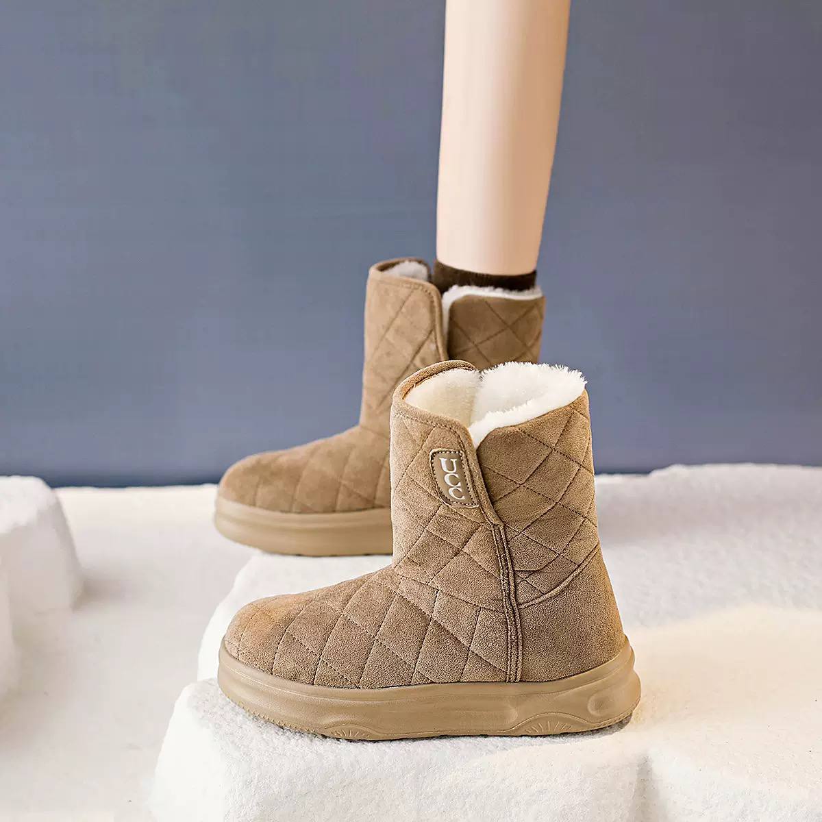 Women's Quilted Faux-Fur Winter Boots - Camel