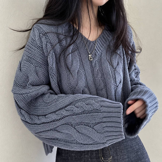 Oversized Cable-Knit V-Neck Jumper - Grey