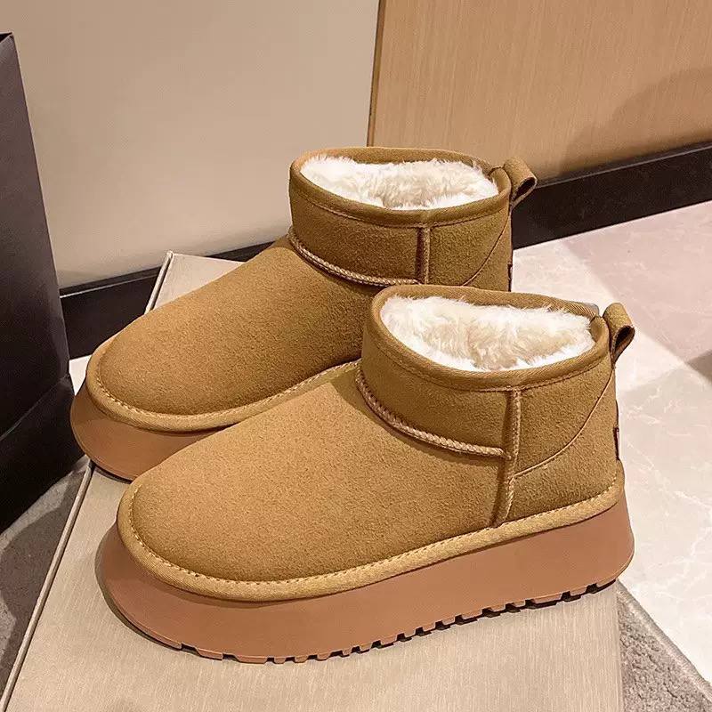 Low-Cut Faux-Suede Platform Winter Boots - Black
