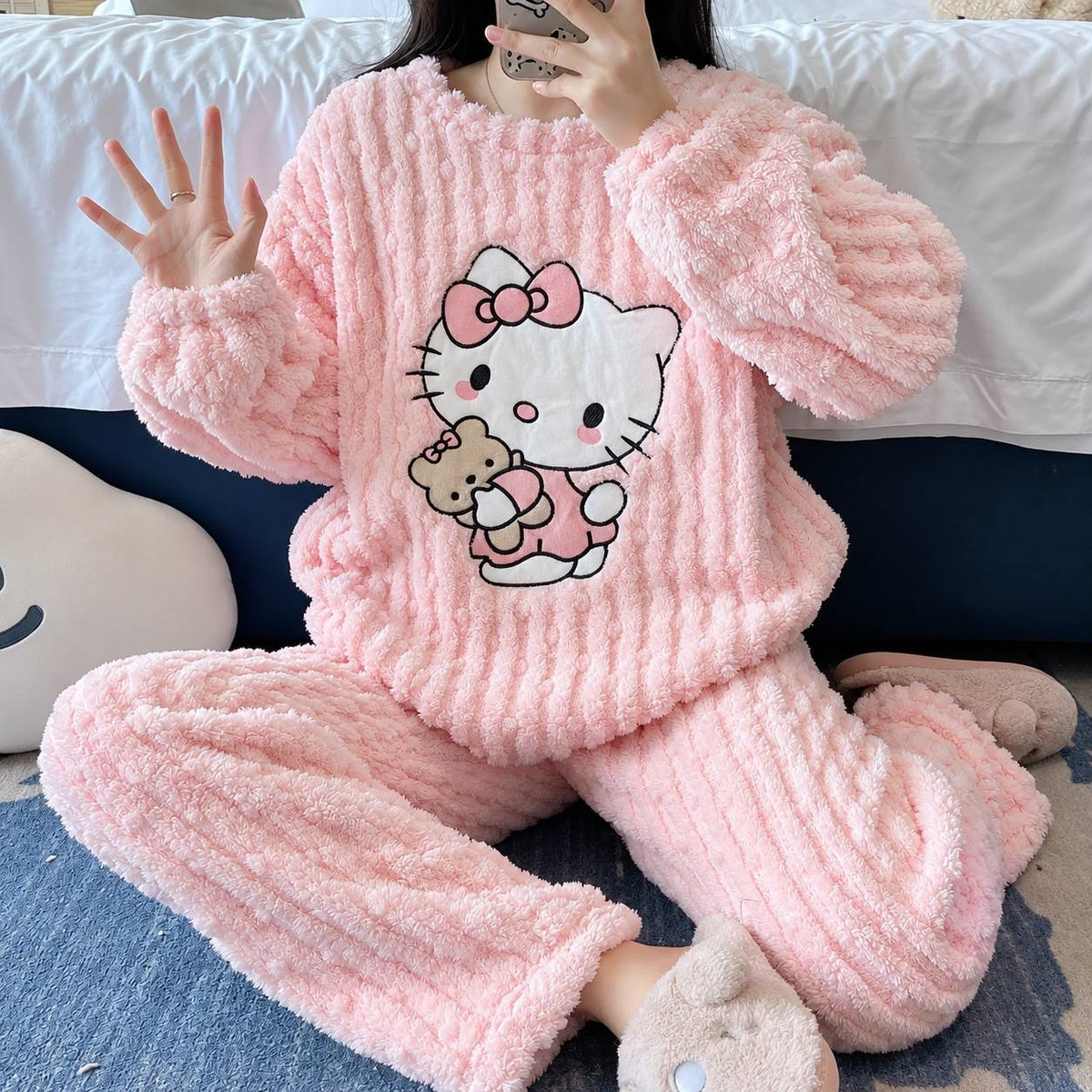 Textured Cat Motif Pyjama Set With Long Sleeves – Light Pink
