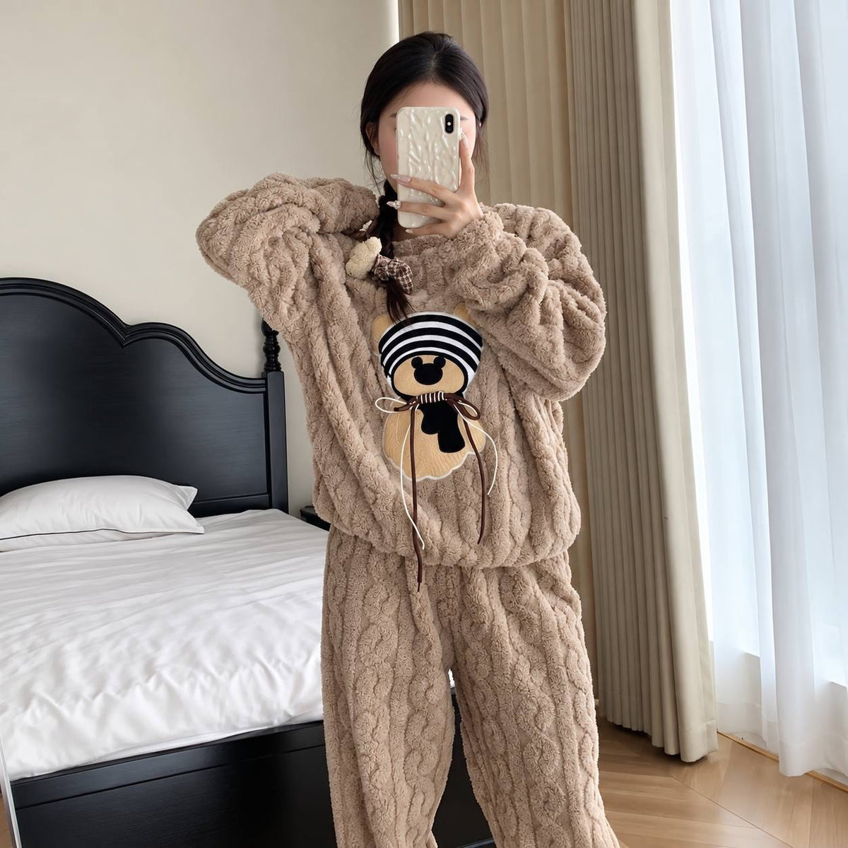 Textured Bear Motif Pyjama Set With Long Sleeves – Beige