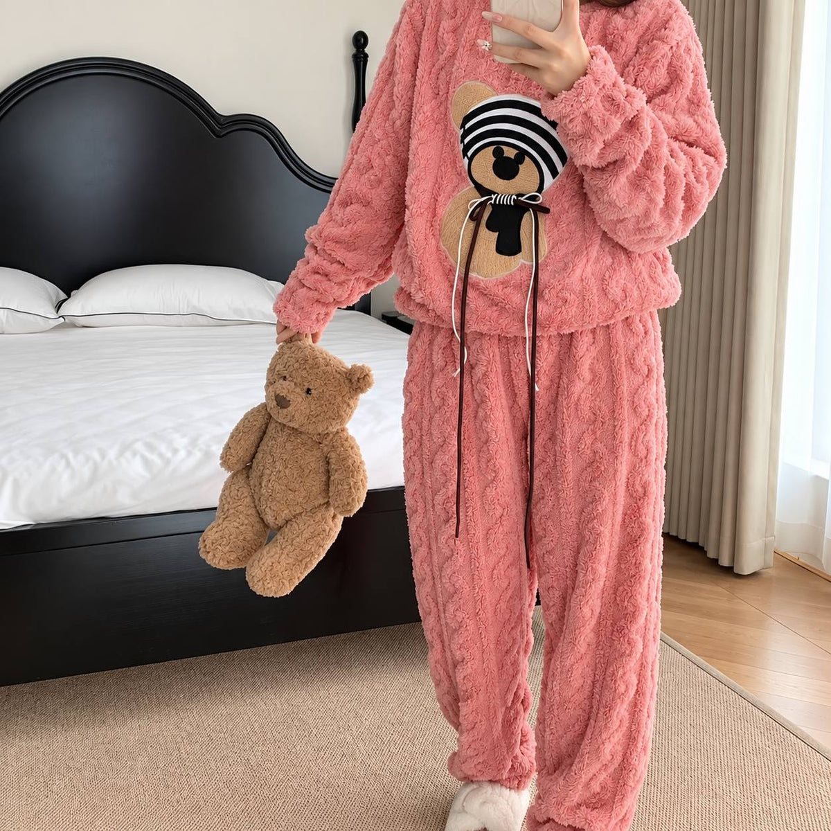 Textured Bear Motif Pyjama Set With Long Sleeves – Pink