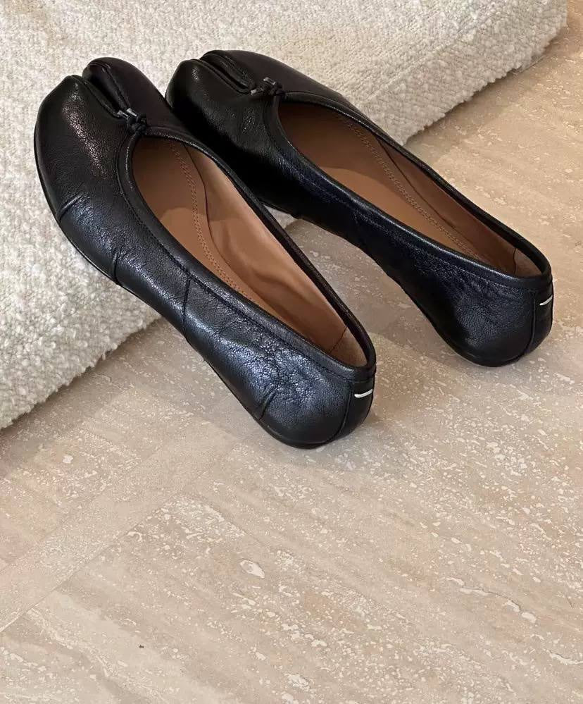Split-Toe Ballet Flats With Delicate Knotted Front Detail – Black