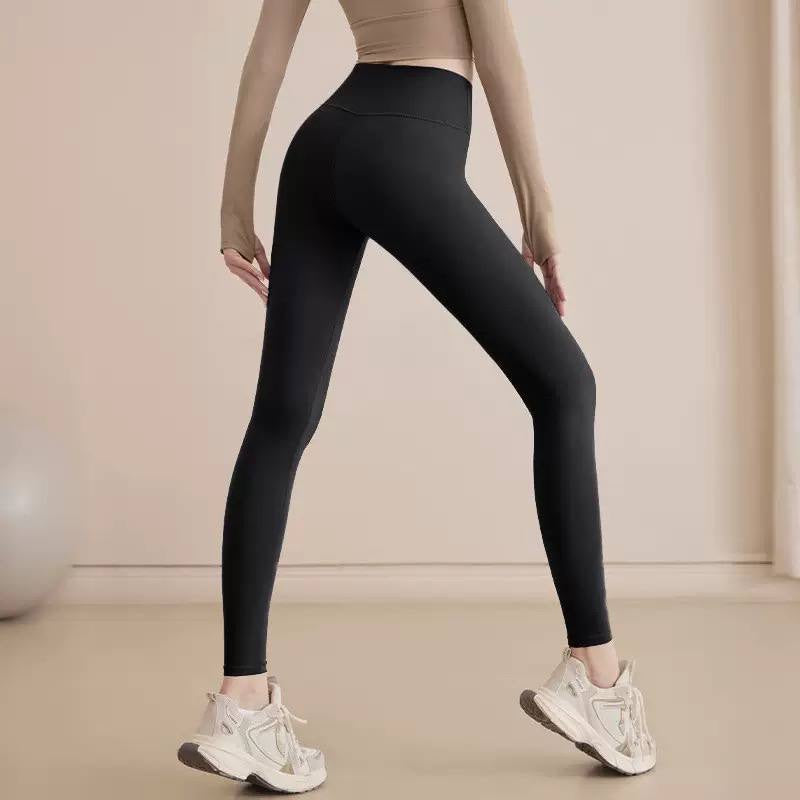 High-Waisted Slim Fit Leggings With Clean Lines – Black