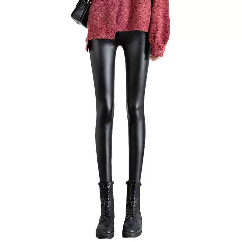 High-Waisted Slim Fit Leggings With Clean Lines – Black