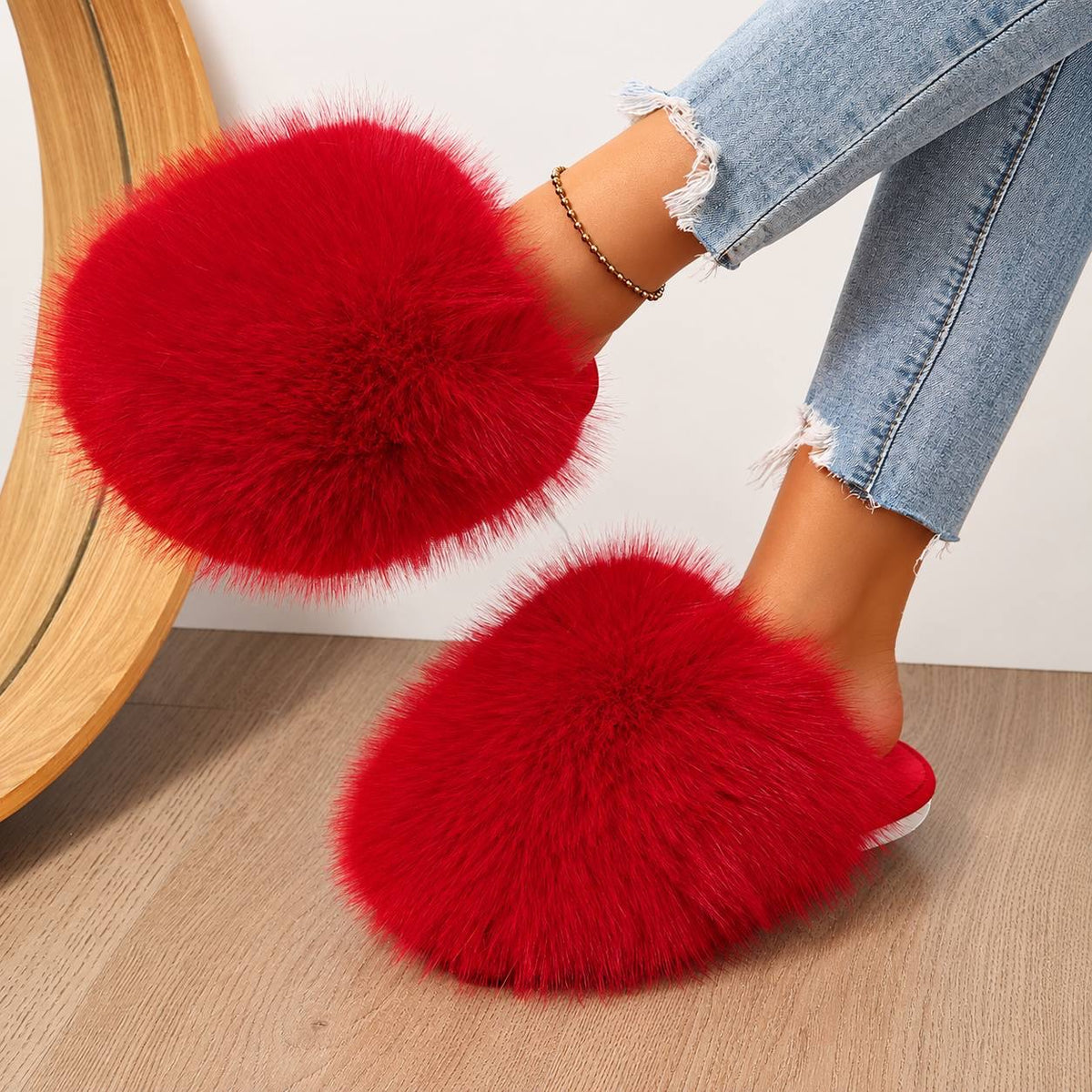 Fluffy Slip-On Slippers With An Open Back – Red
