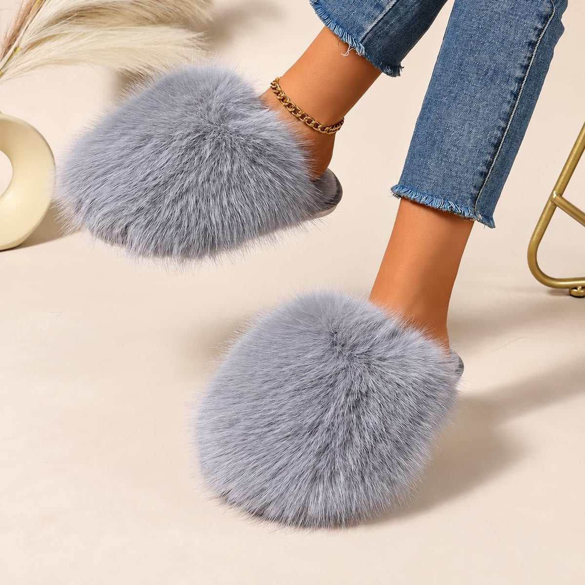 Fluffy Slip-On Slippers With An Open Back – Grey