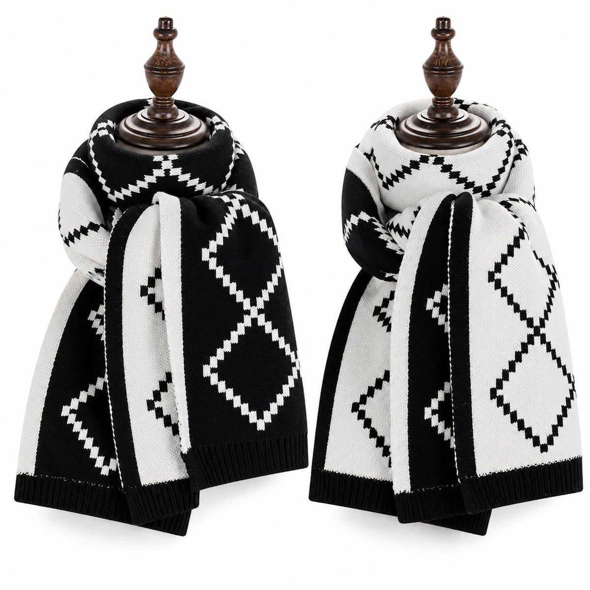 Diamond Pattern Scarf With Ribbed Edge Detailing – Black And White Diamond