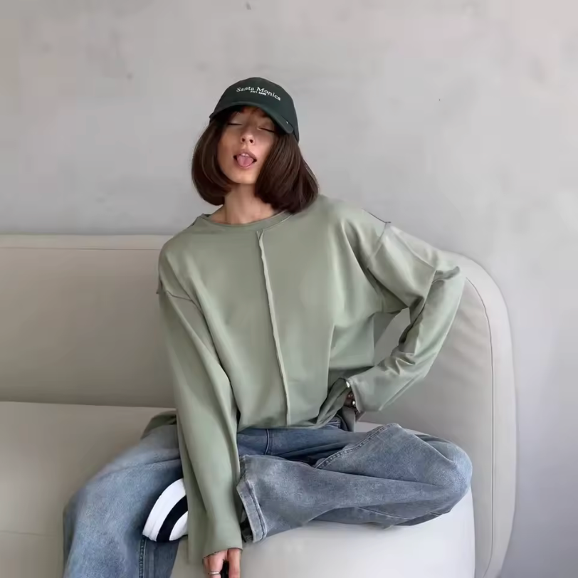 Women's Oversized Raw Edge Sweatshirt